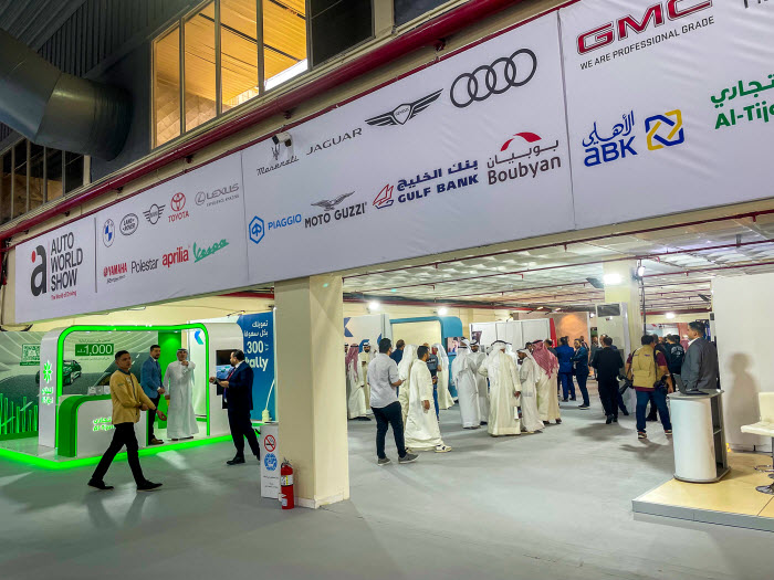  بعد انقطاع 13 عاماً.. انطلاق معرض عالم السيارات في الكويت 